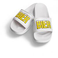 Badelatschen Model Bier