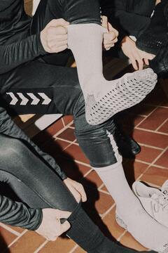 hummel Essential Grip Socken